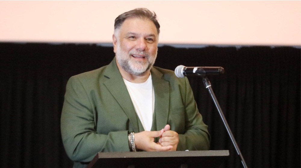 Γρηγόρης Αρναούτογλου: «Θα ήθελα όταν φύγω να λένε στον γιο μου συγχαρητήρια για τον πατέρα σου» [βίντεο]